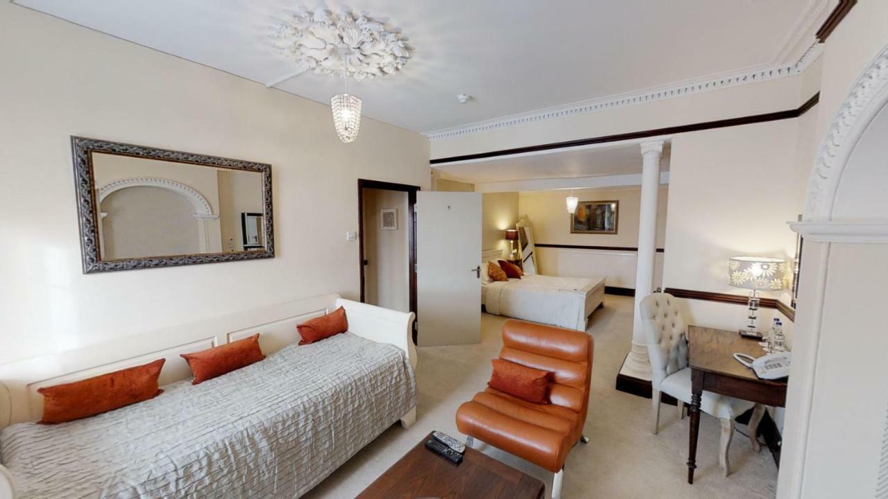Redhill House Boutique 4*